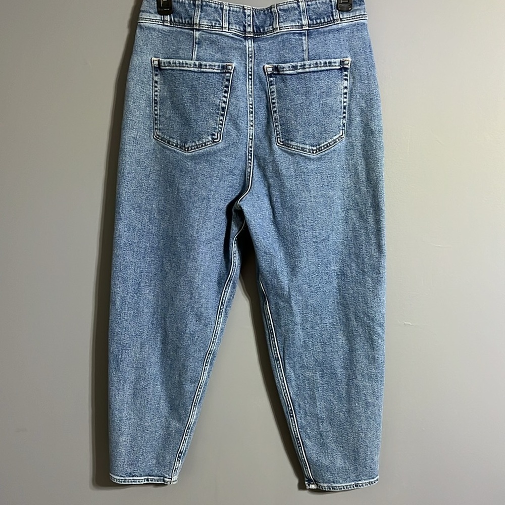 HOLLSTER ULTRA HIGH-RISE MOM-JEAN size 32 waist - Picture 3 of 6